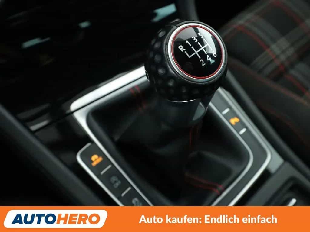 Volkswagen Golf VII 2.0 TSI GTI BlueMotion Tech*LED*PDC*SHZ 06/2017-photo-24