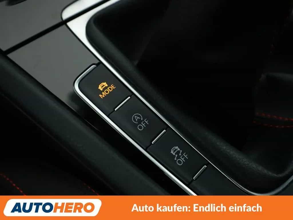 Volkswagen Golf VII 2.0 TSI GTI BlueMotion Tech*LED*PDC*SHZ 06/2017-photo-25