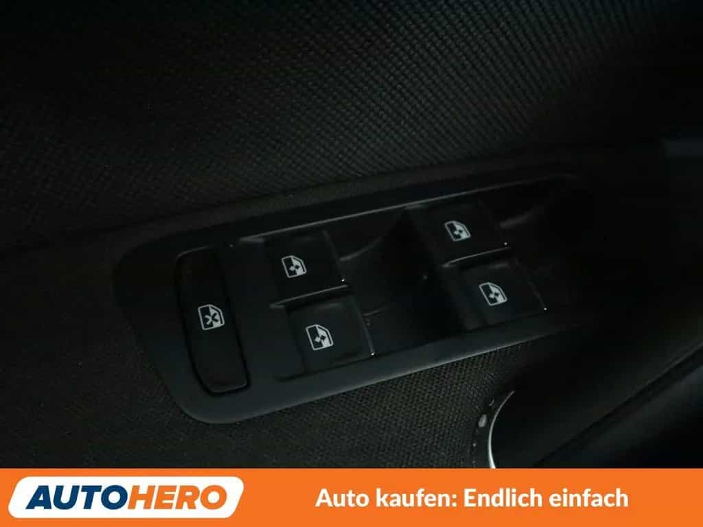 Volkswagen Golf VII 2.0 TSI GTI BlueMotion Tech*LED*PDC*SHZ 06/2017-photo-28