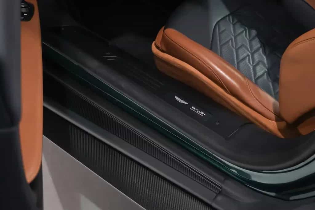 Aston Martin Vanquish 04/2025-photo-11