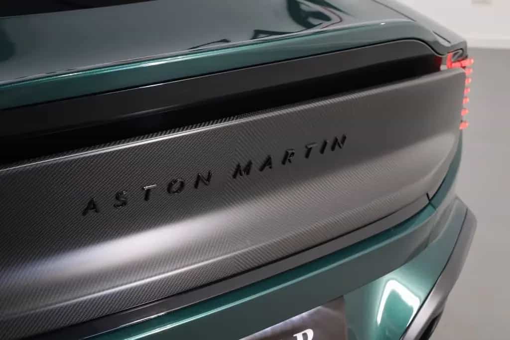 Aston Martin Vanquish 04/2025-photo-19