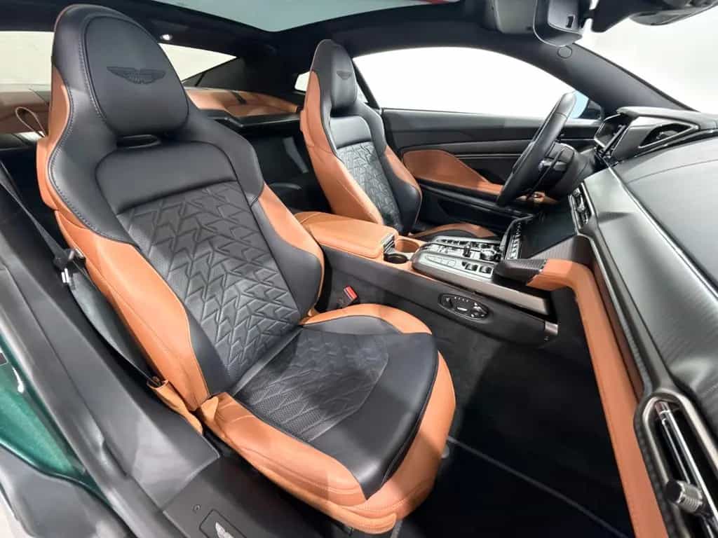 Aston Martin Vanquish 04/2025-photo-23
