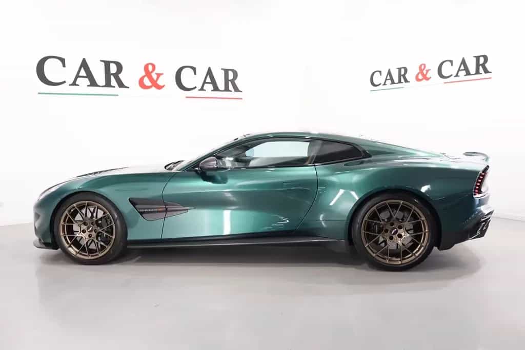 Aston Martin Vanquish 04/2025-photo-4