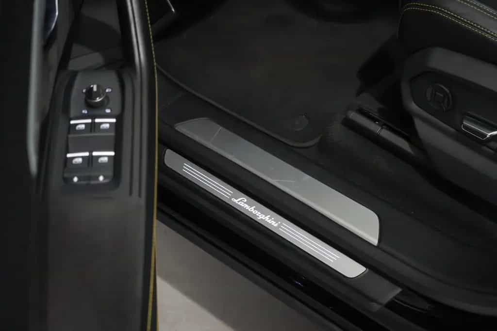 Lamborghini Urus 4.0 V8 03/2020-photo-10