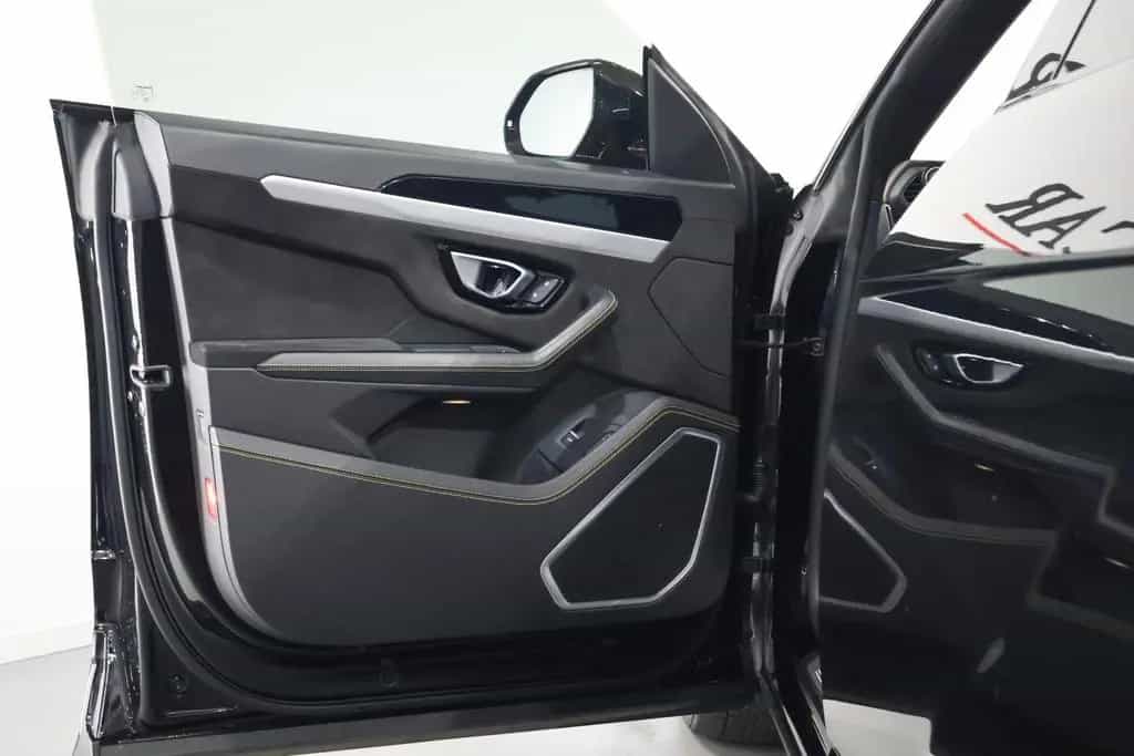 Lamborghini Urus 4.0 V8 03/2020-photo-9