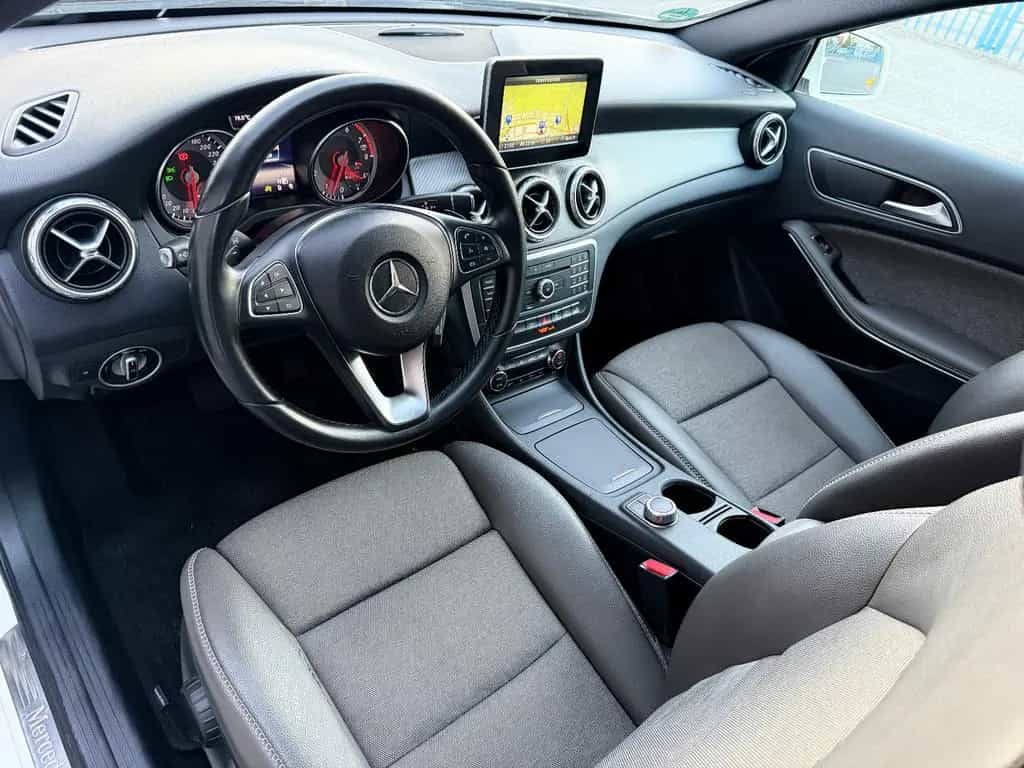Mercedes-Benz GLA 180 Style *Bi-Xenon* Rkam Navi 2.Hand TopZus 12/2015-photo-13