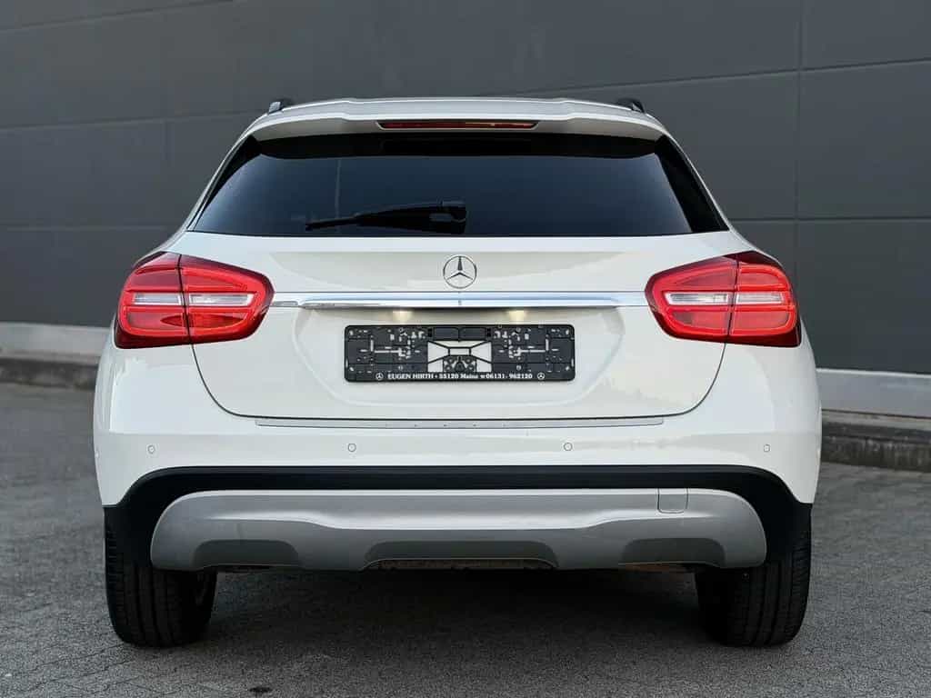 Mercedes-Benz GLA 180 Style *Bi-Xenon* Rkam Navi 2.Hand TopZus 12/2015-photo-14