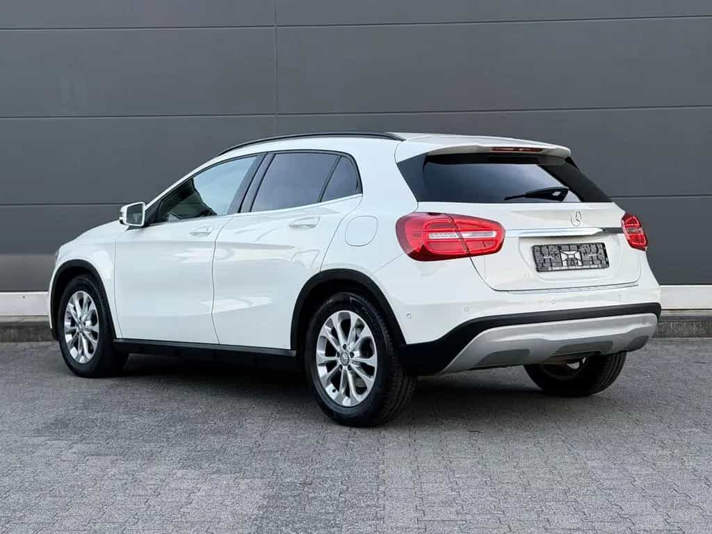 Mercedes-Benz GLA 180 Style *Bi-Xenon* Rkam Navi 2.Hand TopZus 12/2015-photo-18