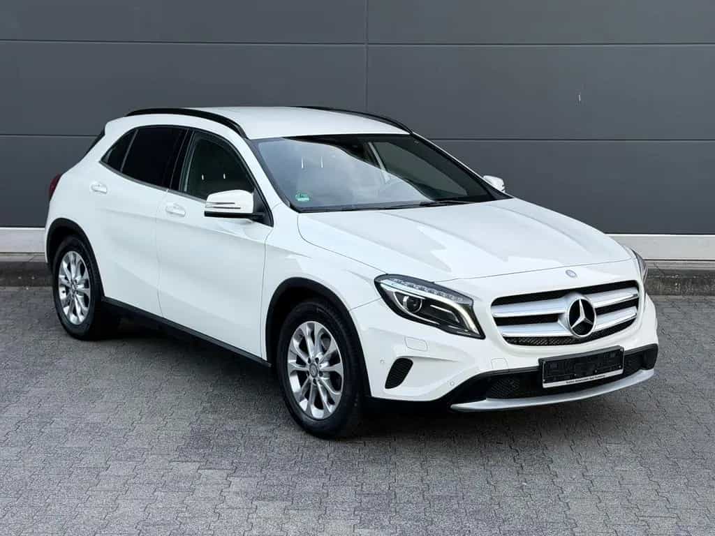 Mercedes-Benz GLA 180 Style *Bi-Xenon* Rkam Navi 2.Hand TopZus 12/2015-photo-21