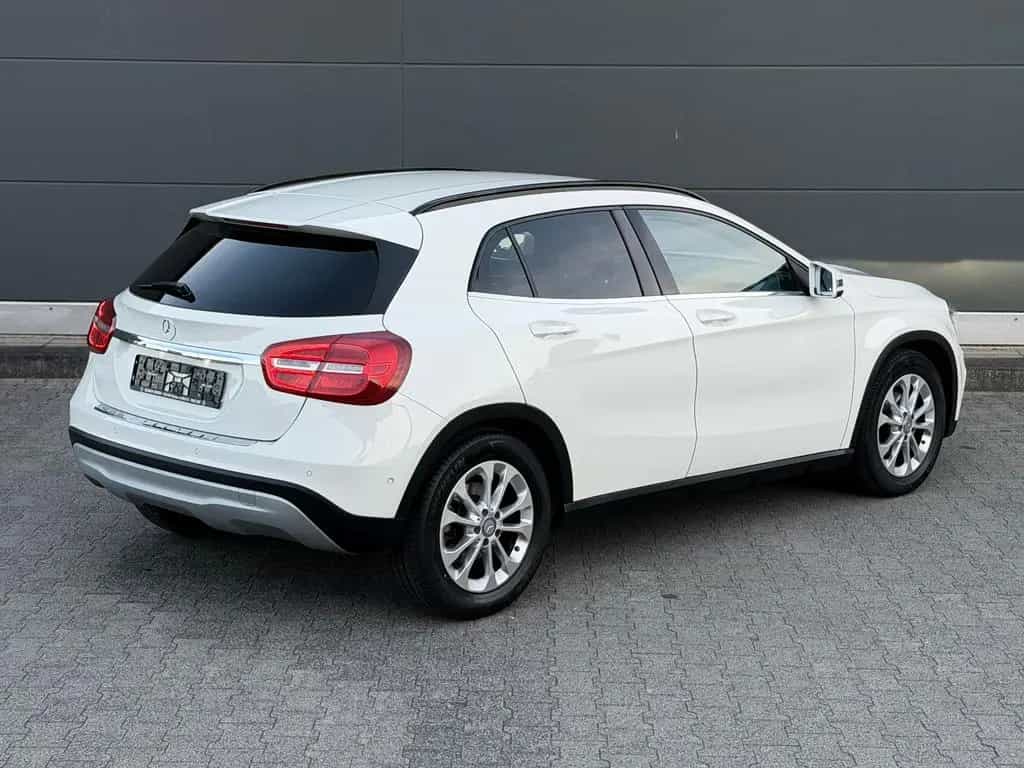 Mercedes-Benz GLA 180 Style *Bi-Xenon* Rkam Navi 2.Hand TopZus 12/2015-photo-30