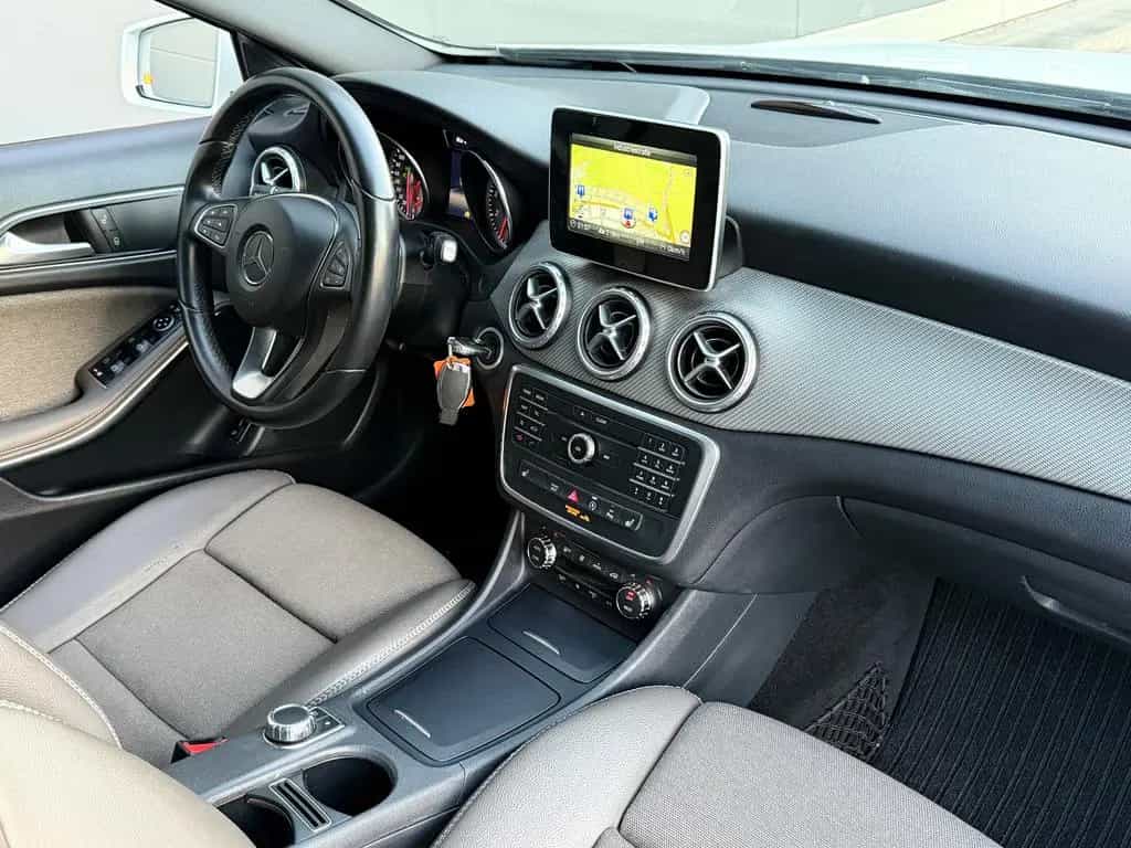 Mercedes-Benz GLA 180 Style *Bi-Xenon* Rkam Navi 2.Hand TopZus 12/2015-photo-32
