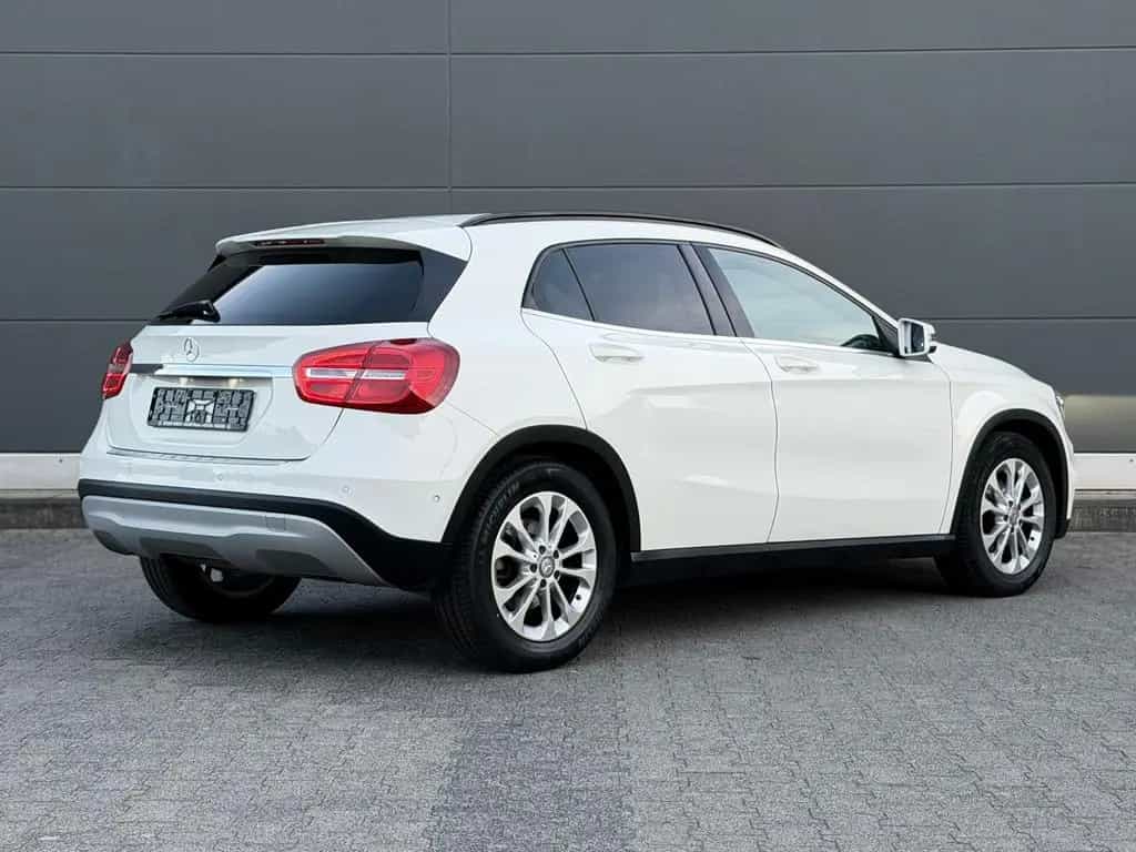 Mercedes-Benz GLA 180 Style *Bi-Xenon* Rkam Navi 2.Hand TopZus 12/2015-photo-34