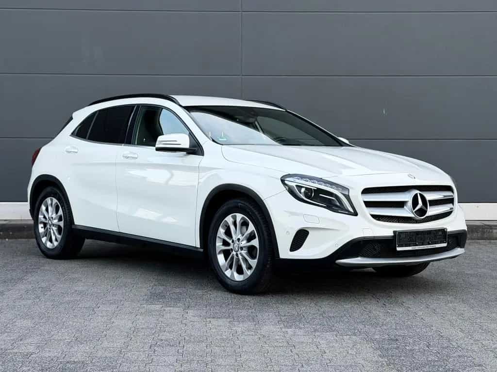 Mercedes-Benz GLA 180 Style *Bi-Xenon* Rkam Navi 2.Hand TopZus 12/2015-photo-36