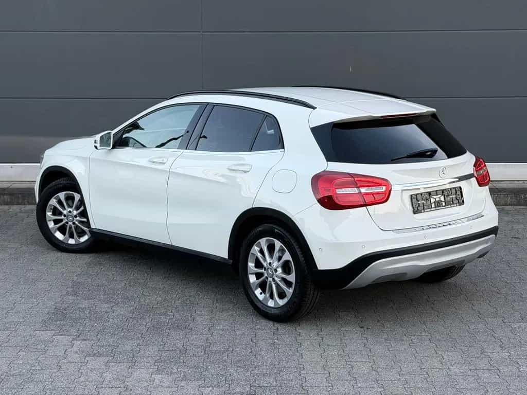 Mercedes-Benz GLA 180 Style *Bi-Xenon* Rkam Navi 2.Hand TopZus 12/2015-photo-38