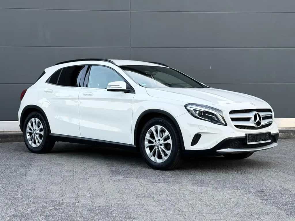 Mercedes-Benz GLA 180 Style *Bi-Xenon* Rkam Navi 2.Hand TopZus 12/2015-photo-39