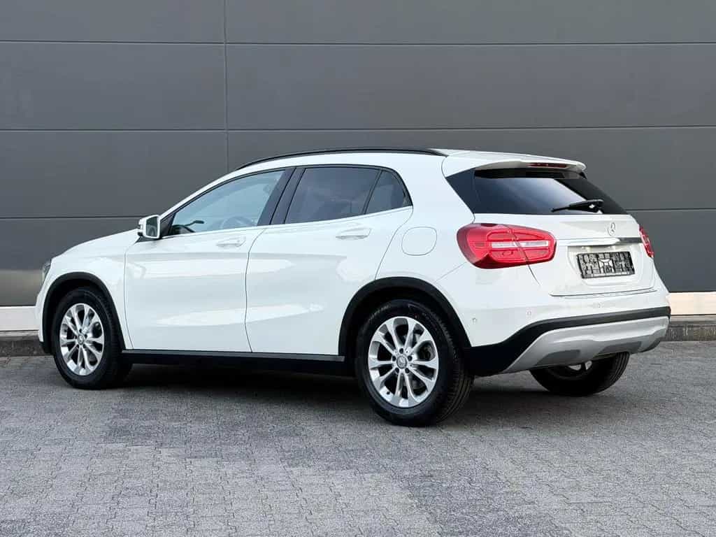 Mercedes-Benz GLA 180 Style *Bi-Xenon* Rkam Navi 2.Hand TopZus 12/2015-photo-40