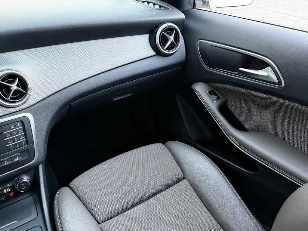 Mercedes-Benz GLA 180 Style *Bi-Xenon* Rkam Navi 2.Hand TopZus 12/2015-photo-43