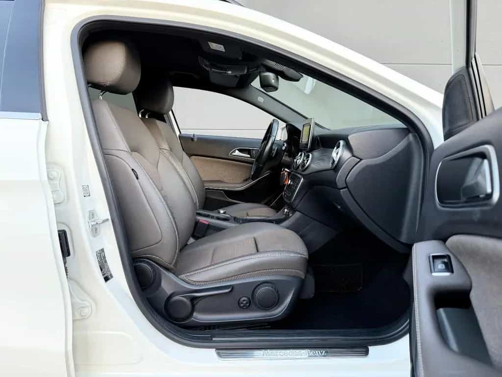 Mercedes-Benz GLA 180 Style *Bi-Xenon* Rkam Navi 2.Hand TopZus 12/2015-photo-46