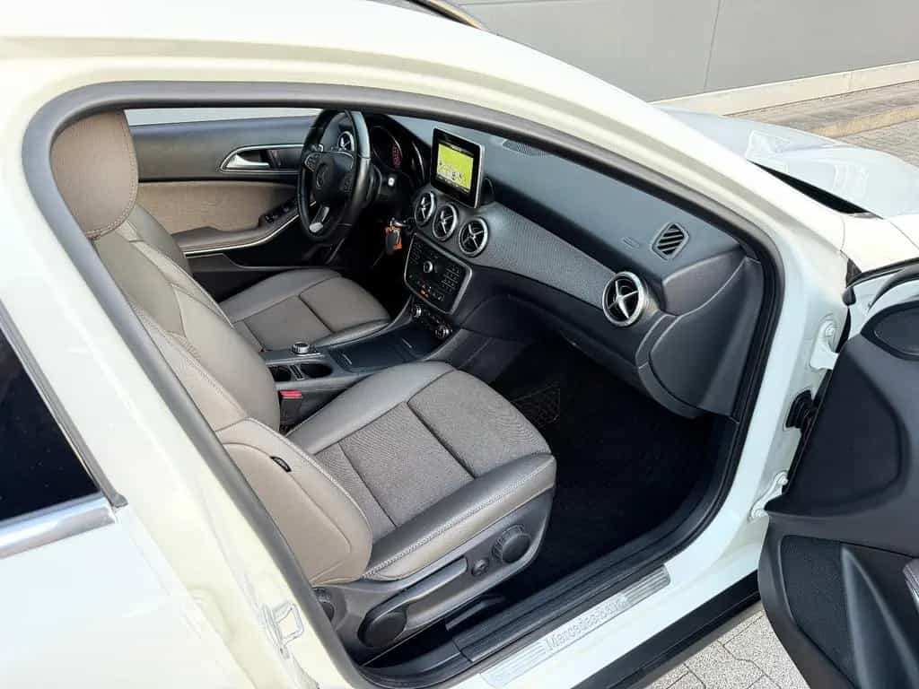Mercedes-Benz GLA 180 Style *Bi-Xenon* Rkam Navi 2.Hand TopZus 12/2015-photo-47