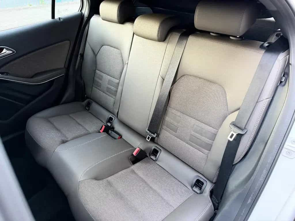 Mercedes-Benz GLA 180 Style *Bi-Xenon* Rkam Navi 2.Hand TopZus 12/2015-photo-48