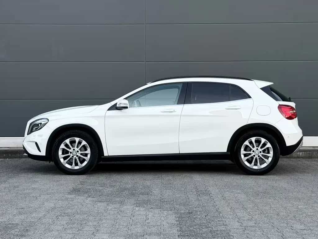 Mercedes-Benz GLA 180 Style *Bi-Xenon* Rkam Navi 2.Hand TopZus 12/2015-photo-7