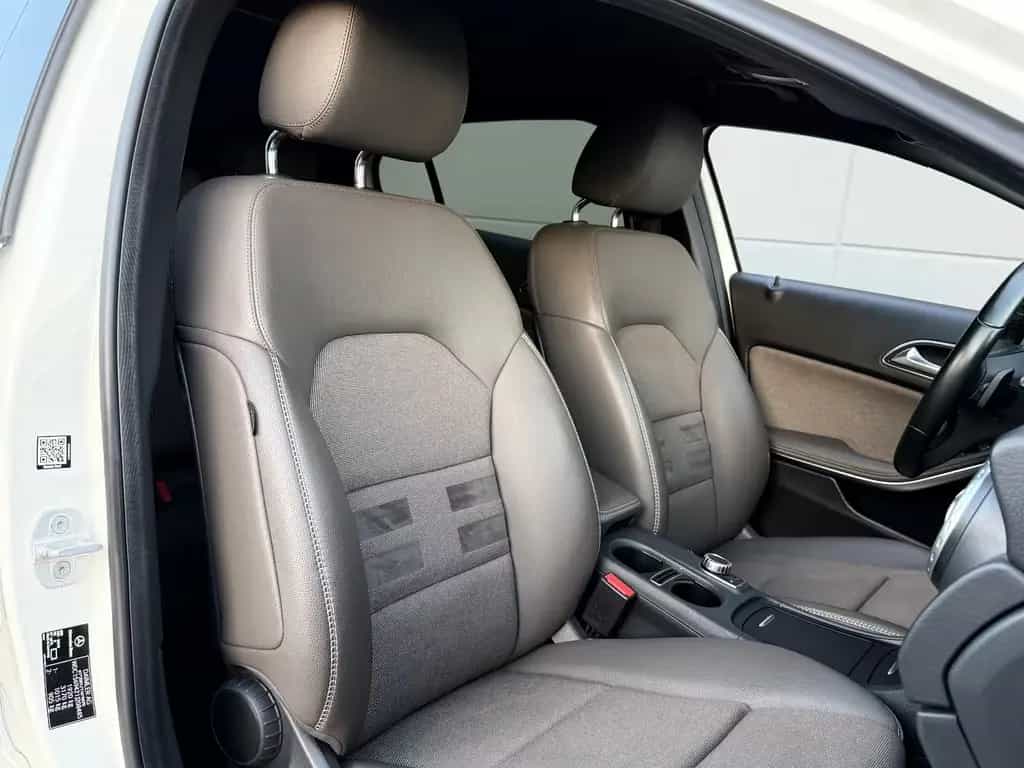 Mercedes-Benz GLA 180 Style *Bi-Xenon* Rkam Navi 2.Hand TopZus 12/2015-photo-8