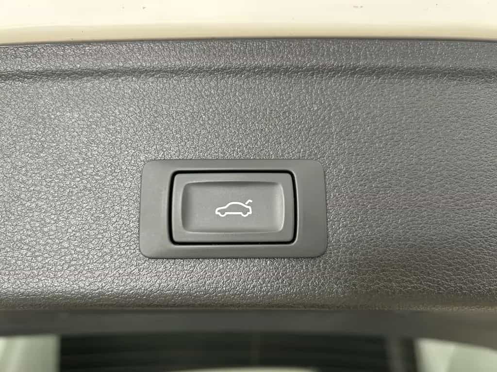Audi A4 S line+LED+Ambiente+Navi+Carplay+Temp+SHZ+PDC 12/2018-photo-21