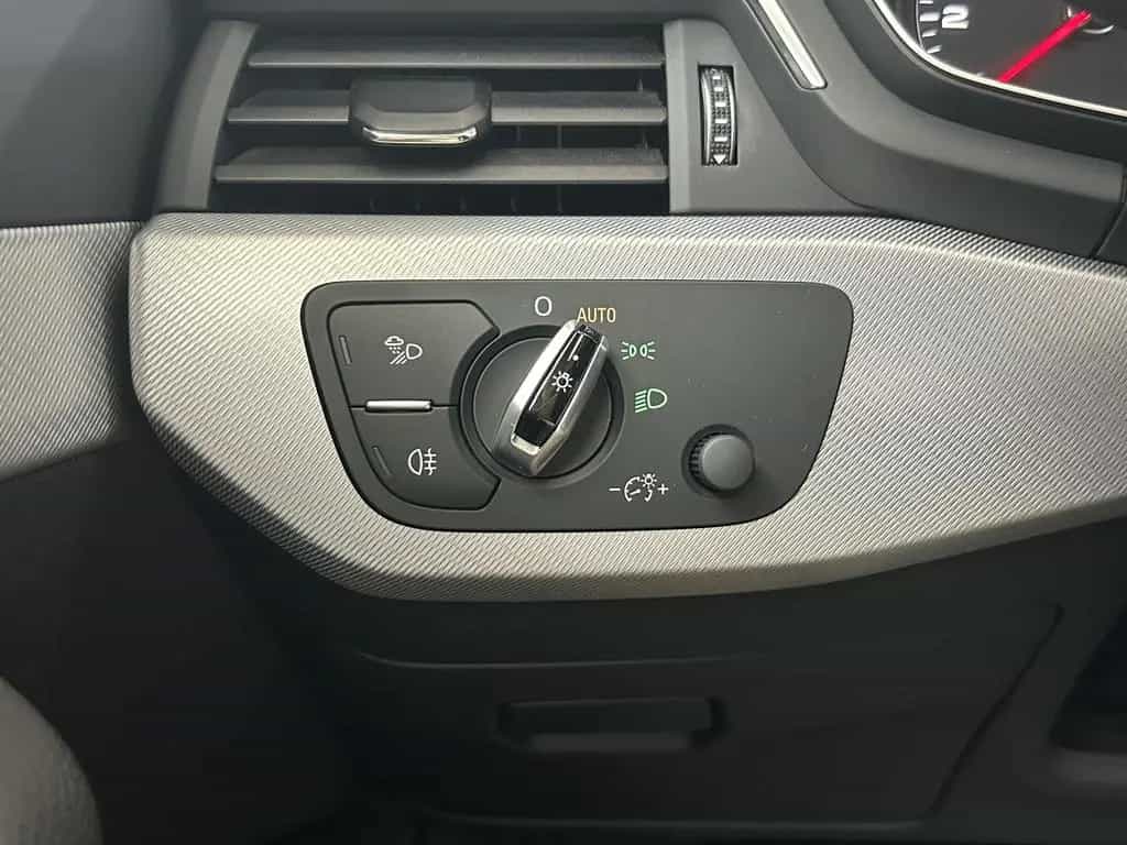 Audi A4 S line+LED+Ambiente+Navi+Carplay+Temp+SHZ+PDC 12/2018-photo-30