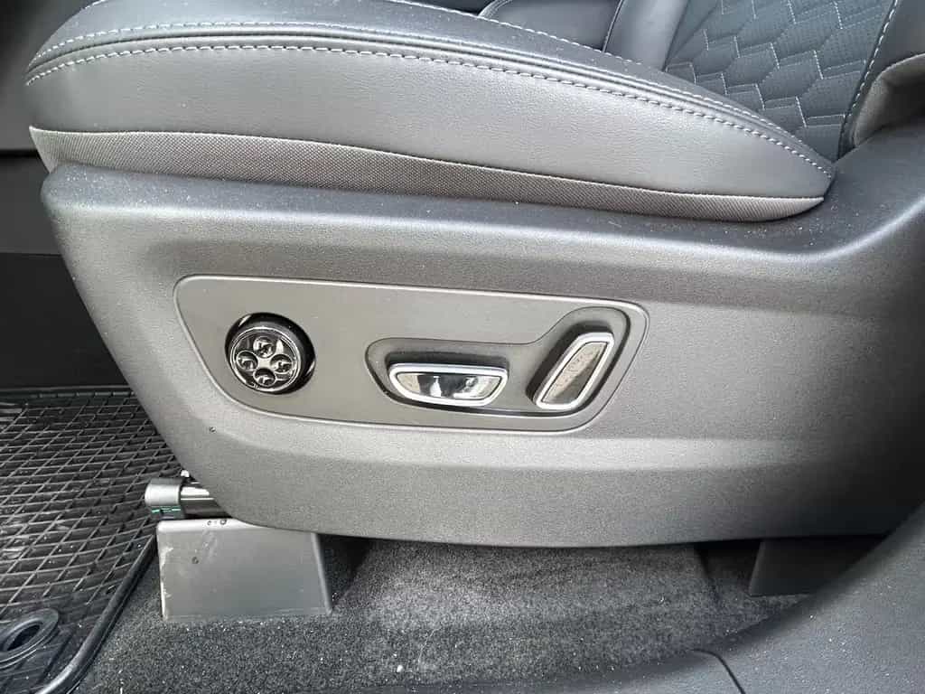 BAW 212 4x4 *2xSPERRE*LEDER*SHZ*WINDE* LEDER*360° null-photo-9