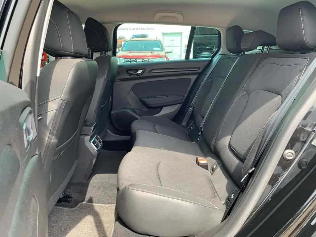 Renault Megane GRANDTOUR LIMITED DELUXE TCE 140 GPF RFK 07/2019-photo-10