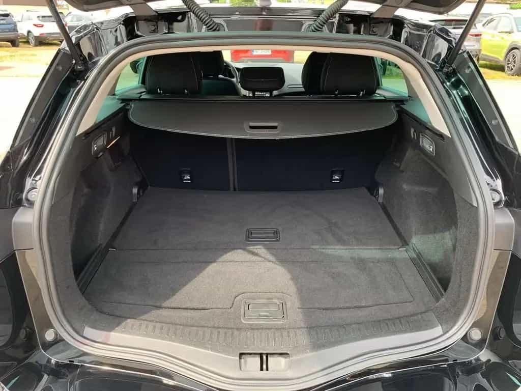 Renault Megane GRANDTOUR LIMITED DELUXE TCE 140 GPF RFK 07/2019-photo-11