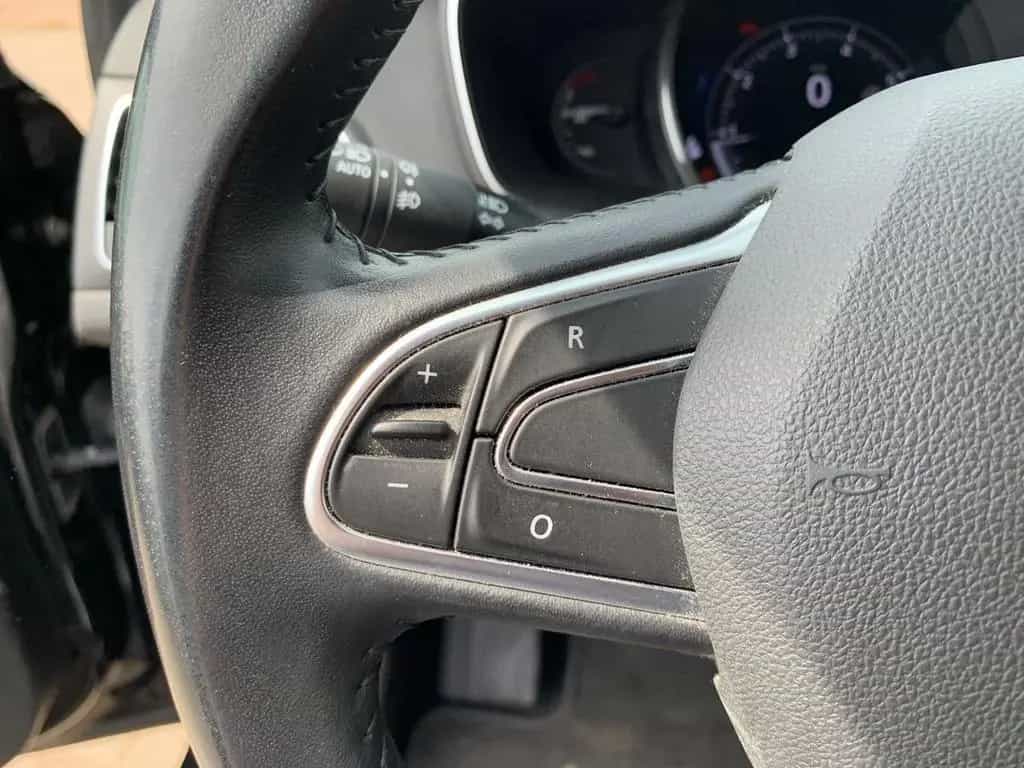 Renault Megane GRANDTOUR LIMITED DELUXE TCE 140 GPF RFK 07/2019-photo-21
