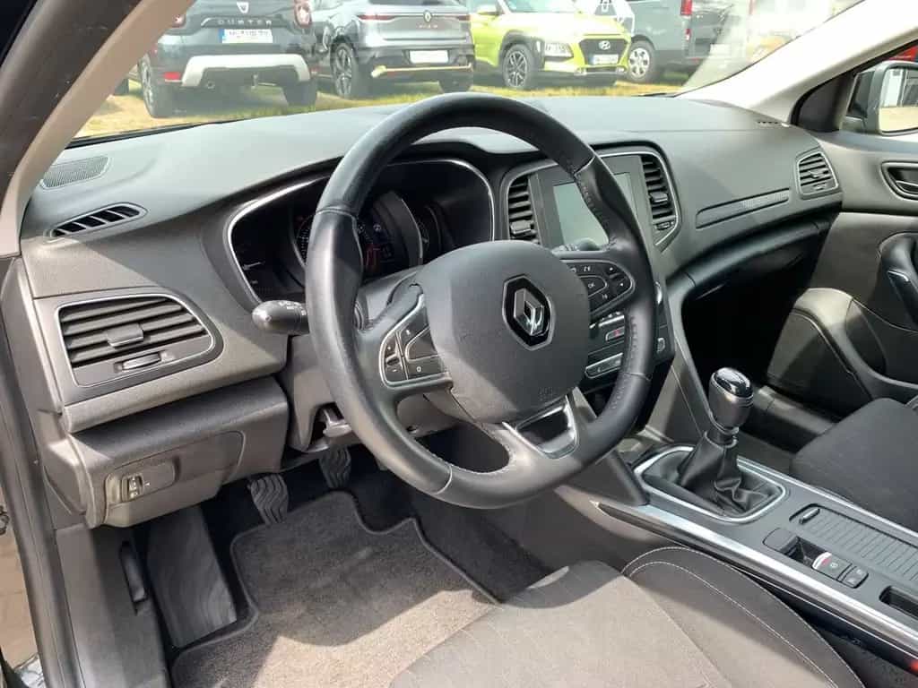 Renault Megane GRANDTOUR LIMITED DELUXE TCE 140 GPF RFK 07/2019-photo-9