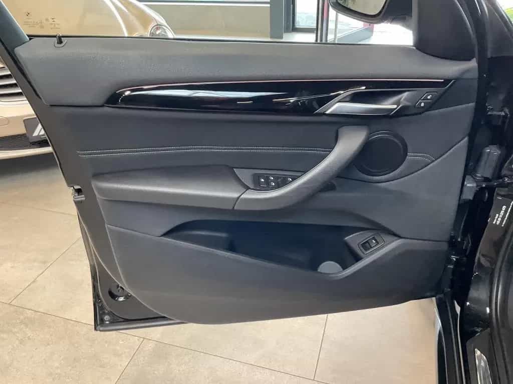 BMW X1 xDr. 20d Sport Line HiFi LED Navi Sitzh. 05/2018-photo-44