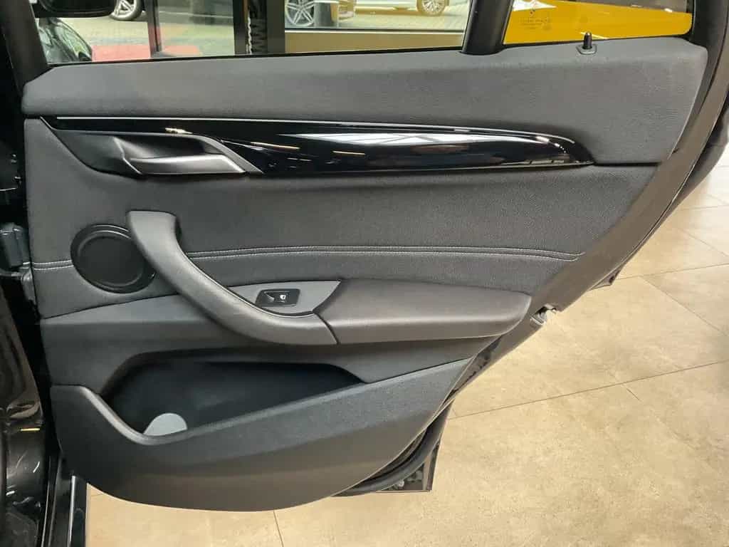 BMW X1 xDr. 20d Sport Line HiFi LED Navi Sitzh. 05/2018-photo-46