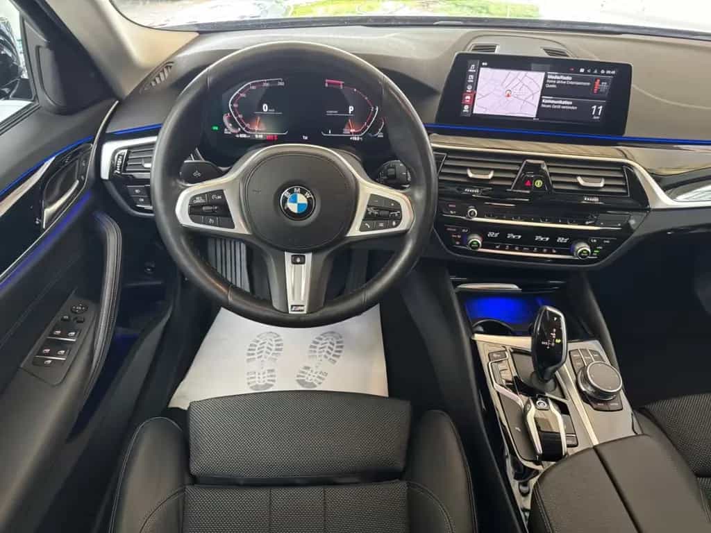 BMW 520 D XDRIVE Standh. AHK KAMERA Navi.-Prof. 01/2020-photo-13