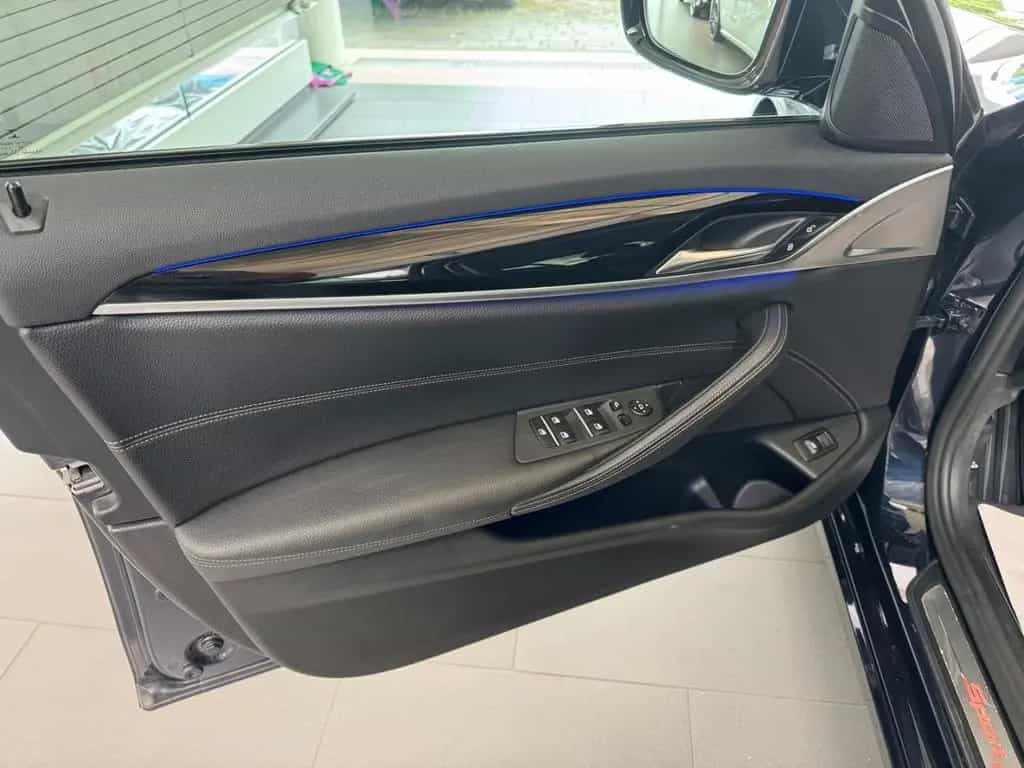 BMW 520 D XDRIVE Standh. AHK KAMERA Navi.-Prof. 01/2020-photo-19