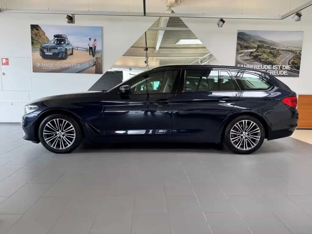 BMW 520 D XDRIVE Standh. AHK KAMERA Navi.-Prof. 01/2020-photo-4