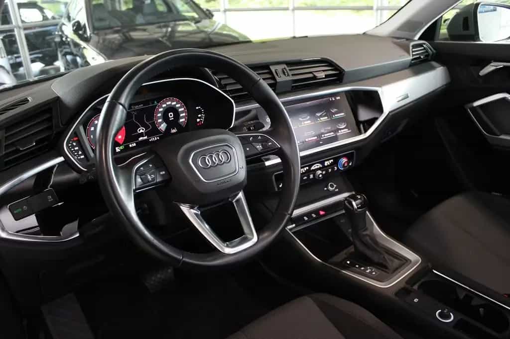 Audi Q3 35 TFSi S-tronic ACC Lane Side App 05/2019-photo-2
