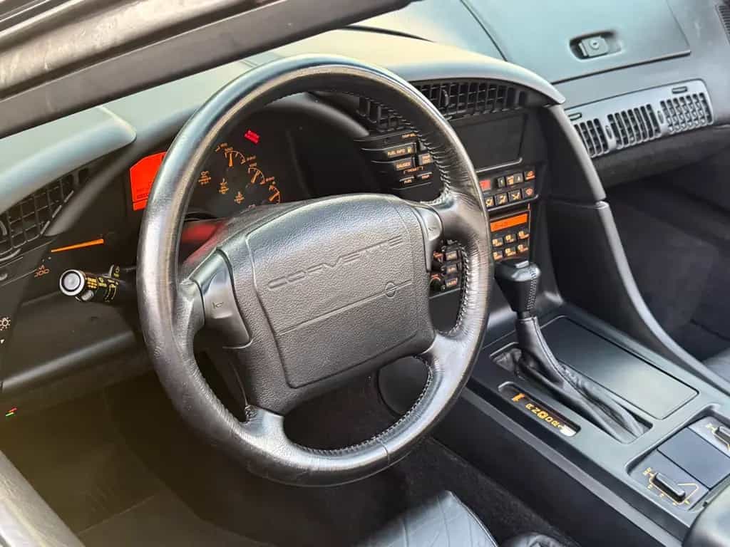 Corvette C4 Cabrio Automatik/EU-Norm/H-Zulassung/2. Hand 07/1992-photo-38