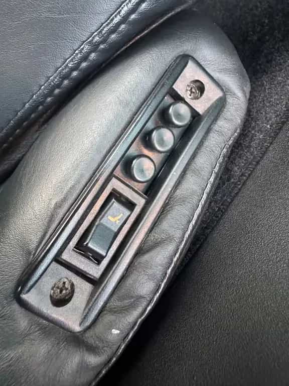 Corvette C4 Cabrio Automatik/EU-Norm/H-Zulassung/2. Hand 07/1992-photo-42