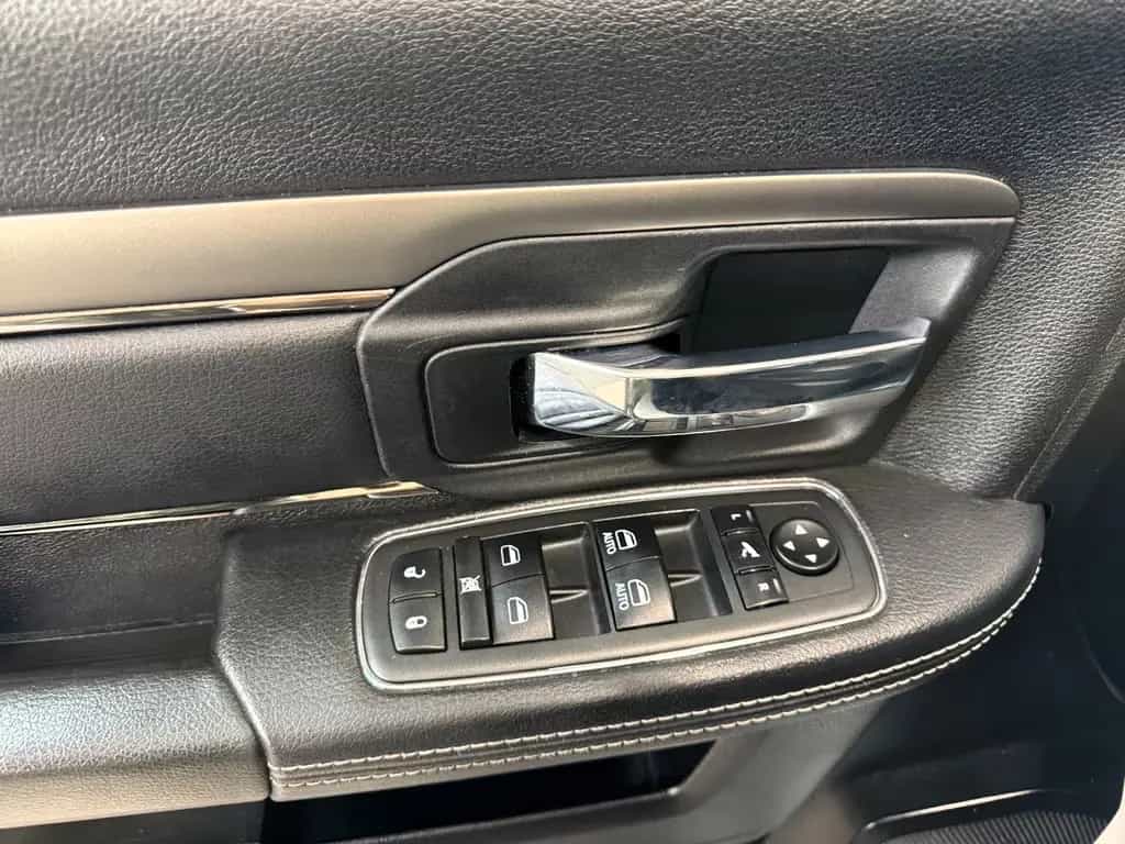 Dodge RAM 1500 5.7 Sport 4x4 / RAMBOX / SBL / AHK 01/2014-photo-21