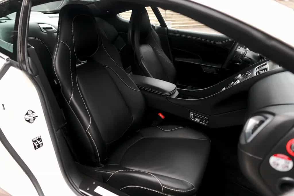 Aston Martin Vanquish / 6.0 v12 / Collector's Condition 01/2017-photo-11