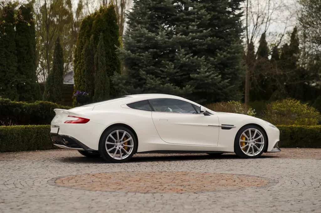 Aston Martin Vanquish / 6.0 v12 / Collector's Condition 01/2017-photo-5