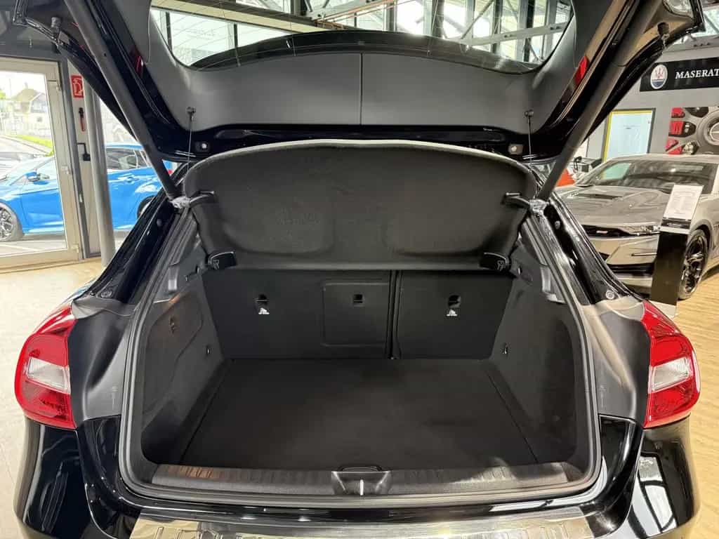 Mercedes-Benz GLA 220 4Matic*PANO*360°KAMERA*LEDER*DISTRONIC* 08/2017-photo-11