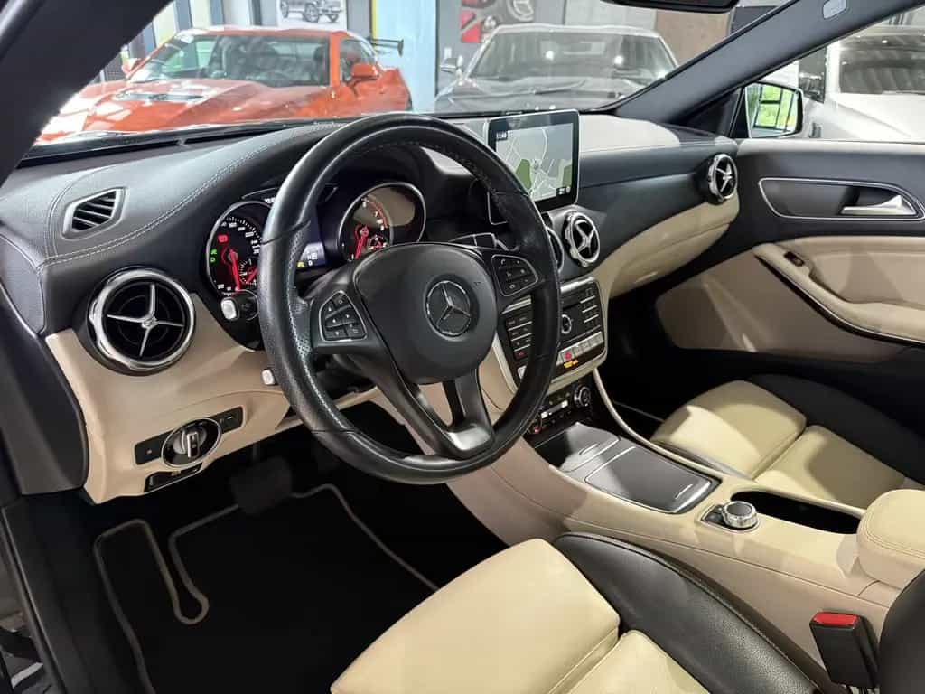 Mercedes-Benz GLA 220 4Matic*PANO*360°KAMERA*LEDER*DISTRONIC* 08/2017-photo-13