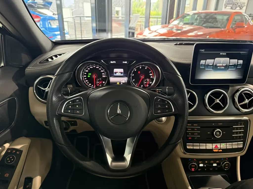 Mercedes-Benz GLA 220 4Matic*PANO*360°KAMERA*LEDER*DISTRONIC* 08/2017-photo-15