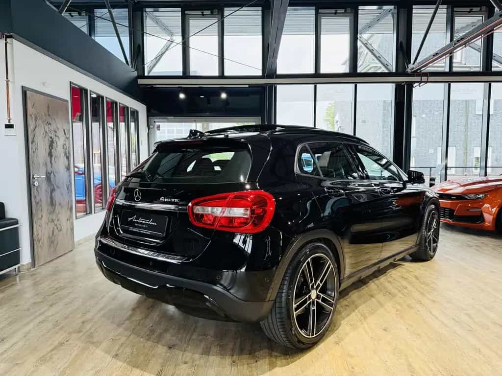 Mercedes-Benz GLA 220 4Matic*PANO*360°KAMERA*LEDER*DISTRONIC* 08/2017-photo-5