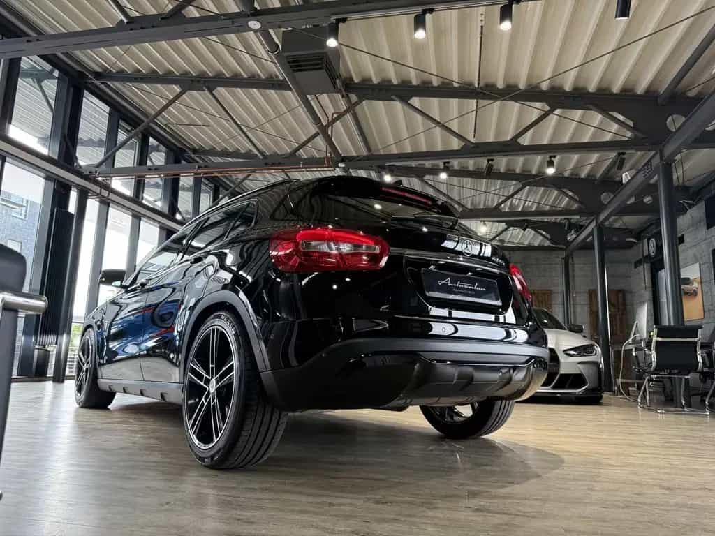 Mercedes-Benz GLA 220 4Matic*PANO*360°KAMERA*LEDER*DISTRONIC* 08/2017-photo-9