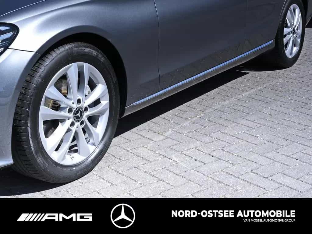 Mercedes-Benz C 220 d AVANTGARDE PANO PARKPAKET LED 9G NAVI SH 05/2019-photo-4
